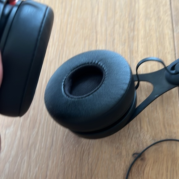 Beats by Dre Headphones - Picture 4 of 5